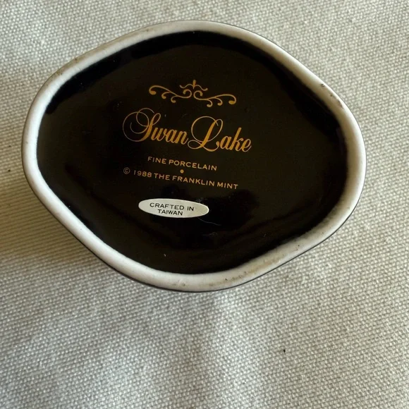 Franklin Mint Black and Gold Decorative Box Set - Picture 2 of 8